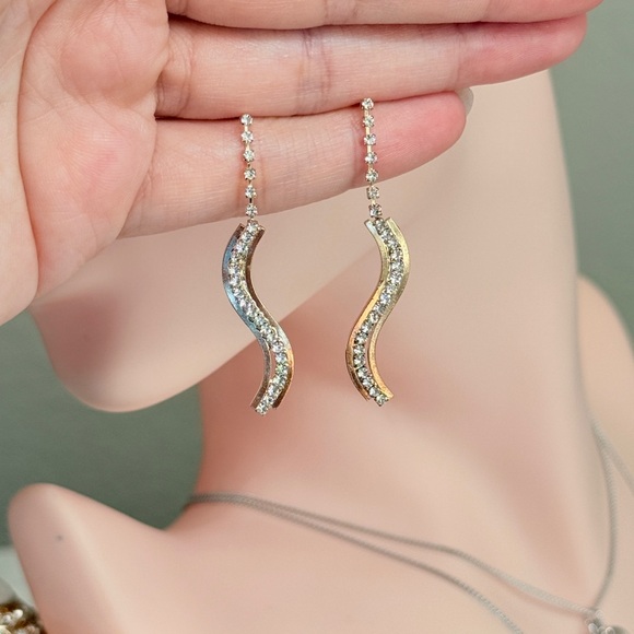 Elegant Gold and Silver Wave Earrings - Picture 7 of 10
